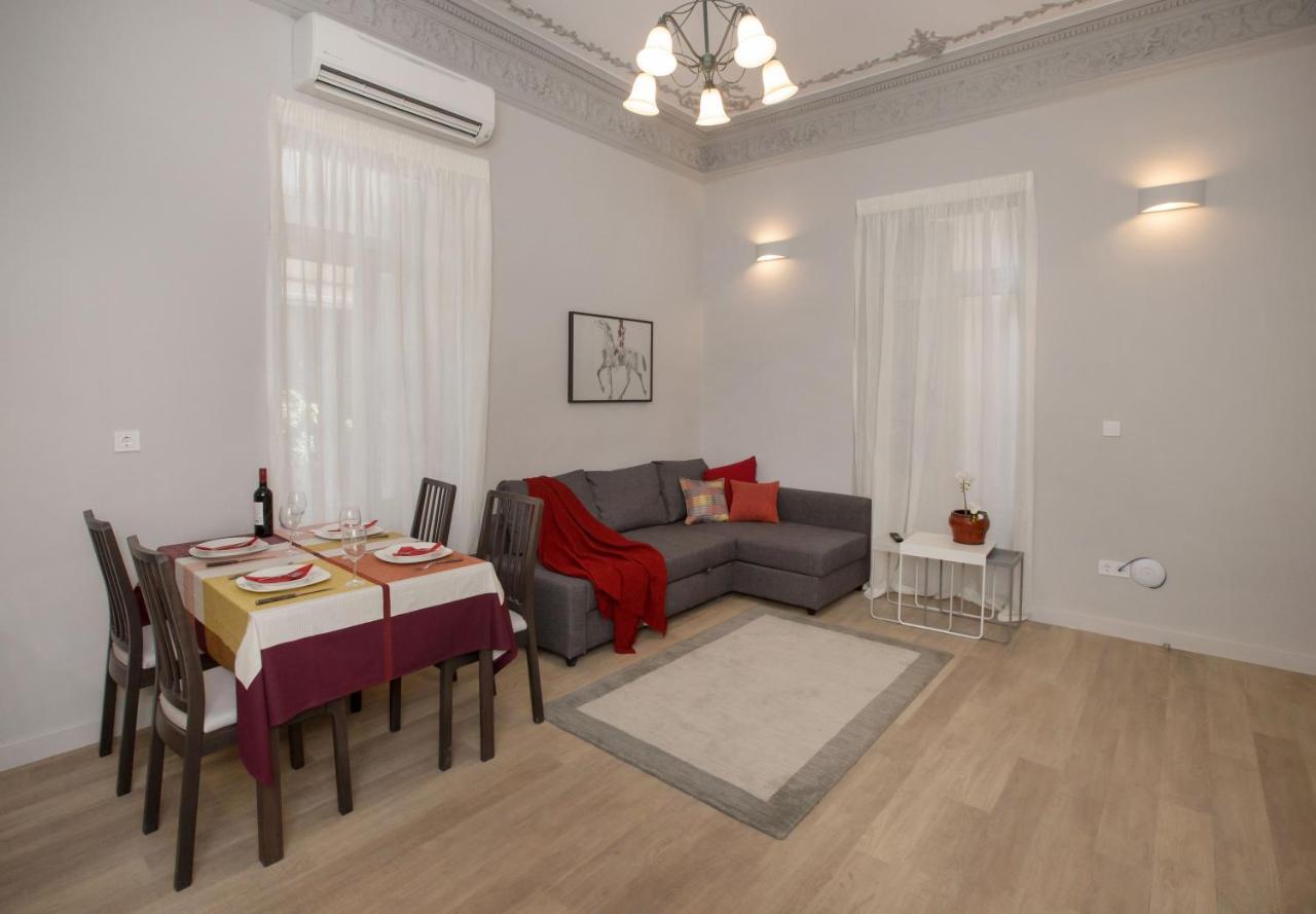 Sophisticated Apartment In Syntagma By Ghh Athens Exterior photo